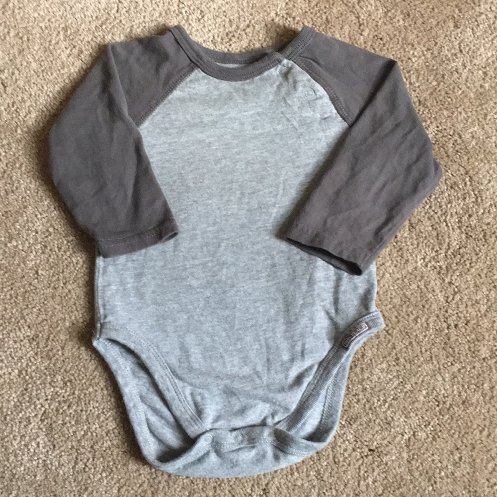 ‼️3 for $10‼️ Gray Baseball Tee Onesie 6-9m